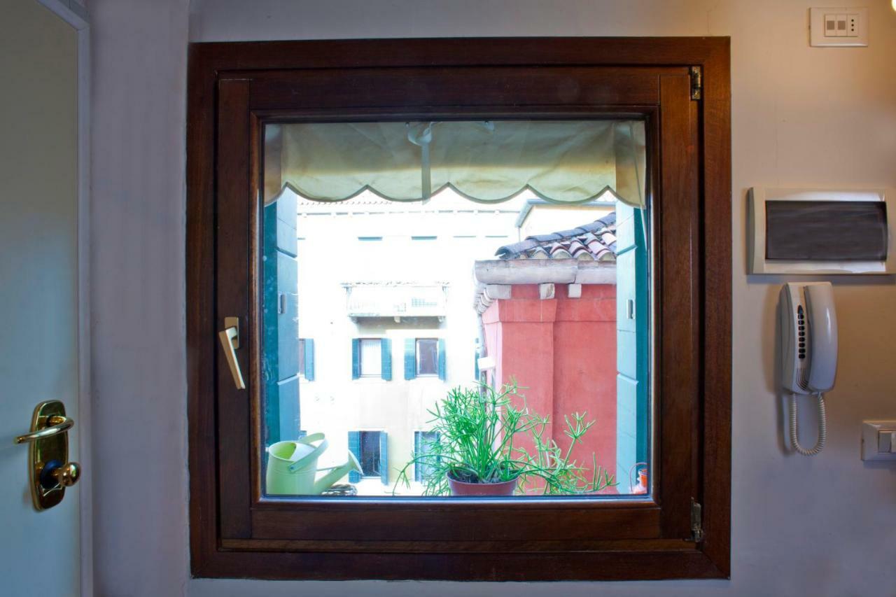 Al Mezzanino, Palazzo Torniello Apartment เวนิส ภายนอก รูปภาพ