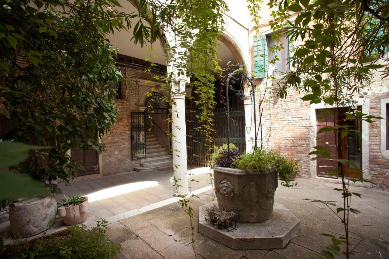 Al Mezzanino, Palazzo Torniello Apartment เวนิส ภายนอก รูปภาพ