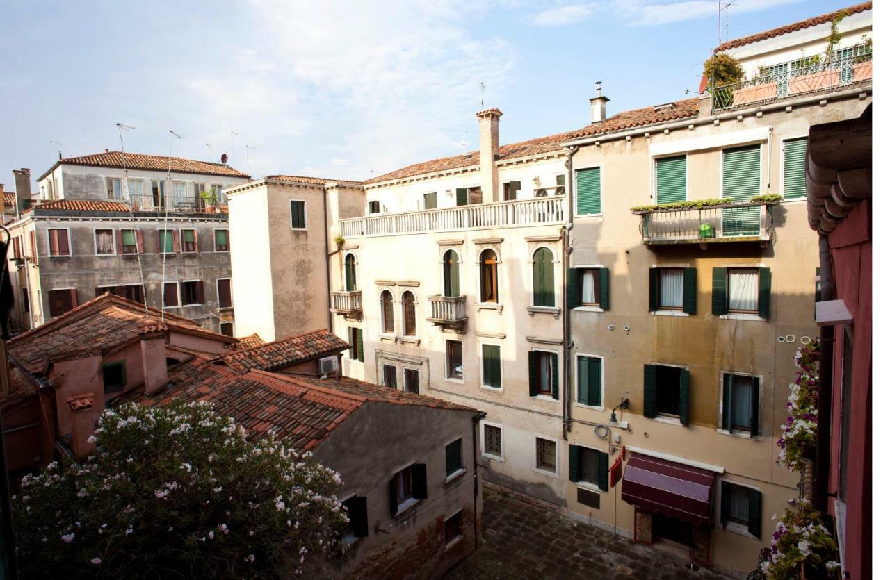 Al Mezzanino, Palazzo Torniello Apartment เวนิส ภายนอก รูปภาพ